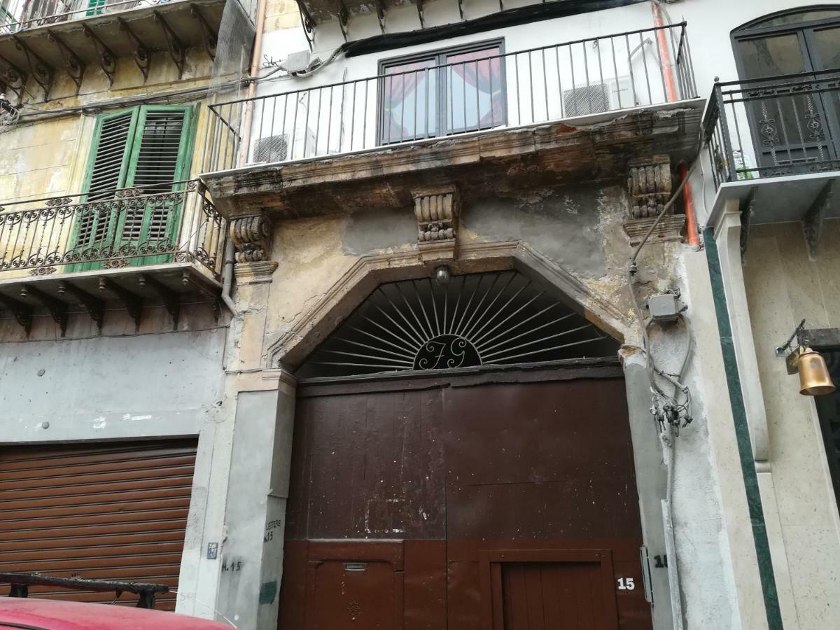 Appartement Casa In Palazzo Graffeo Erika à Palerme Extérieur photo